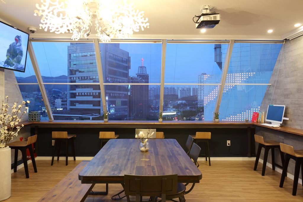 First Guesthouse Busan Esterno foto