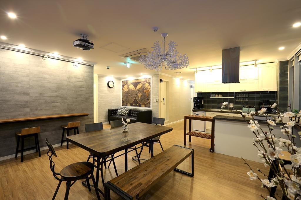 First Guesthouse Busan Esterno foto
