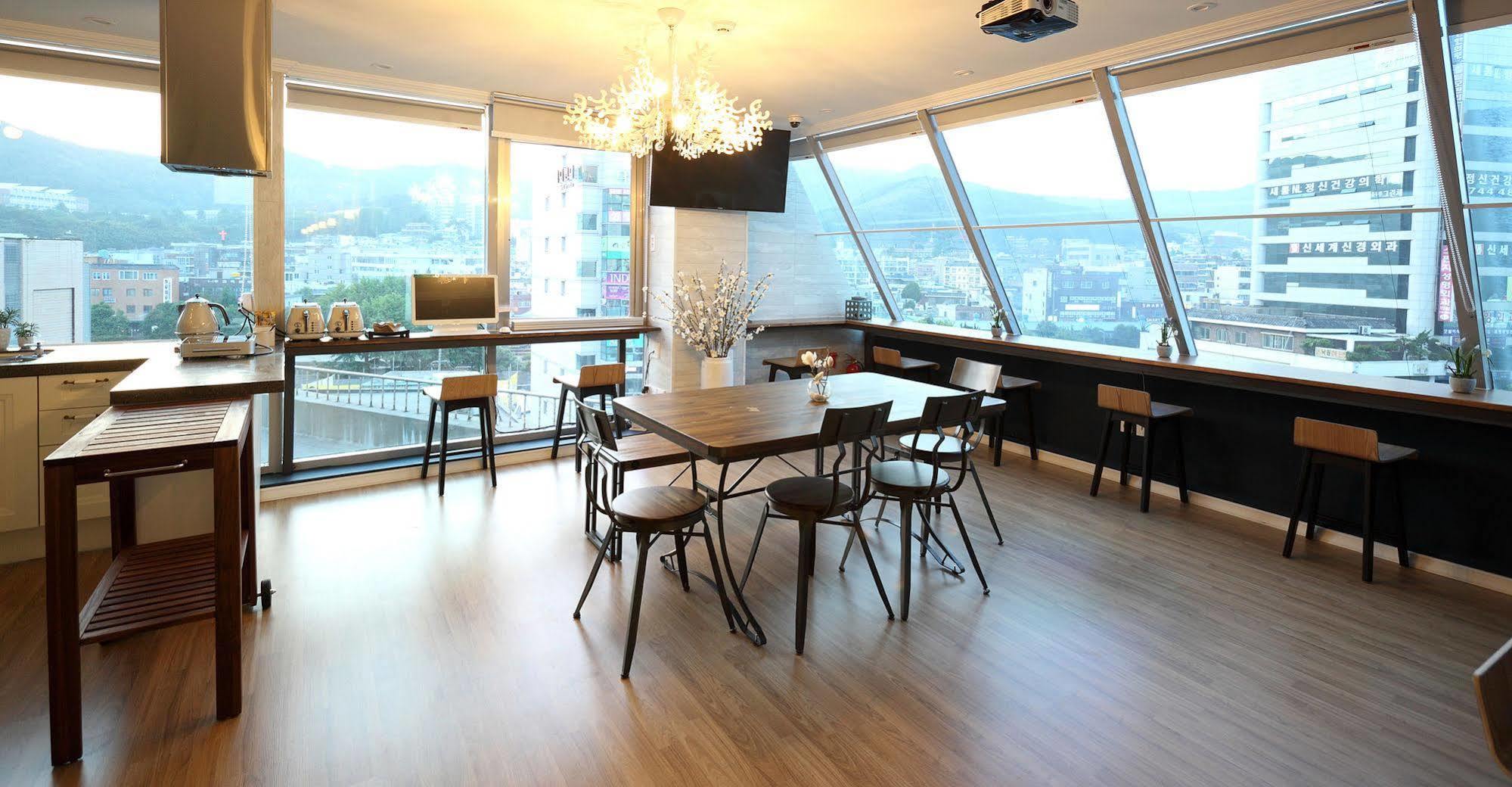 First Guesthouse Busan Esterno foto